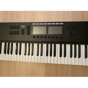 Clavier Komplete Kontrol S61 MK2