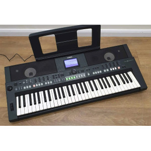YAMAHA PSR-S650 - clavier arrangeur 61 touches