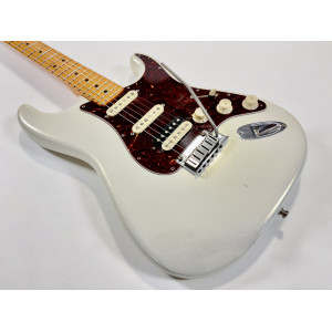 Fender Stratocaster American Ultra HSS 2023 Arctic Pearl