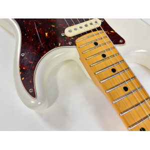 Fender Stratocaster American Ultra HSS 2023 Arctic Pearl