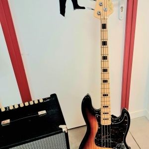 Kit guitare basse Vintage V96 + ampli Fender