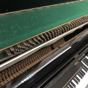 PIANO DROIT HUPFELD modèle Carmen