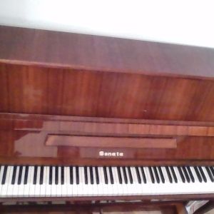 piano droit de marque Sonata
