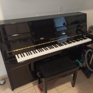 Piano Yamaha droit b1