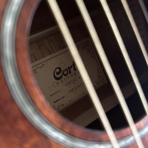 Guitare acoustique CORT
