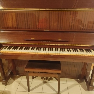 Piano acajou Yamaha U1.