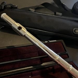 flûte traversière Yamaha YFL 482 silver.