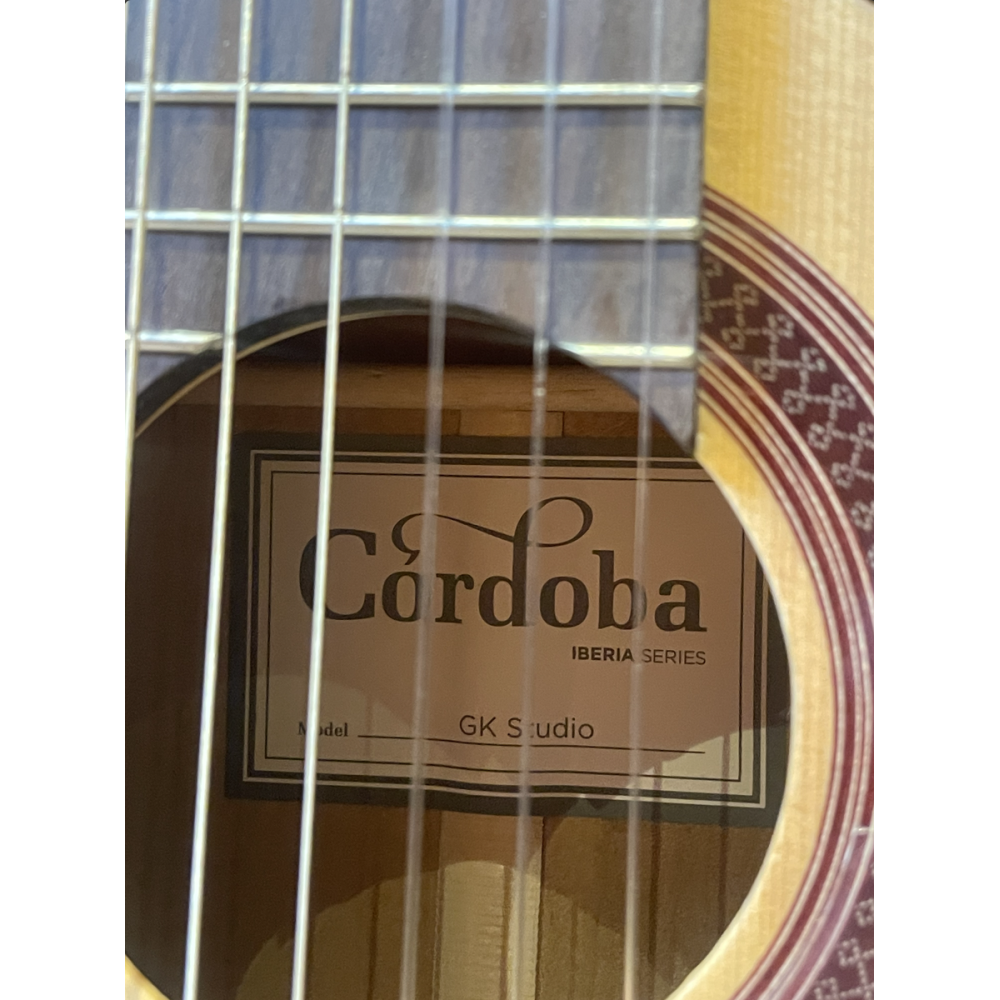 Cordoba GK Studio guitare classique électro-acoustique