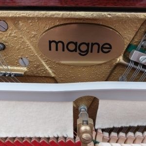 Piano droit Magne