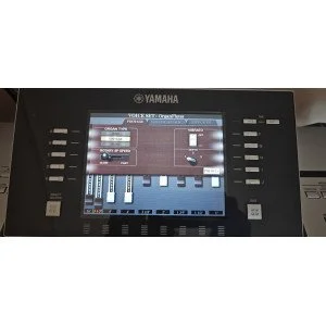 TECLADO PROFESIONAL TYROS 4