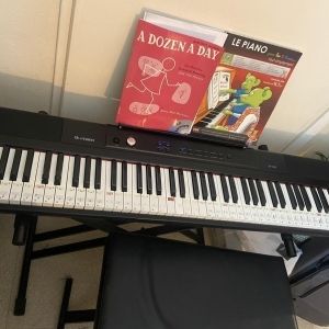 Piano  Thomann SP320