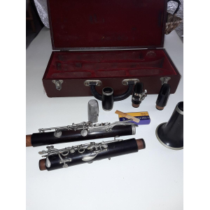 Clarinete Vandoren, con sello Couesnon