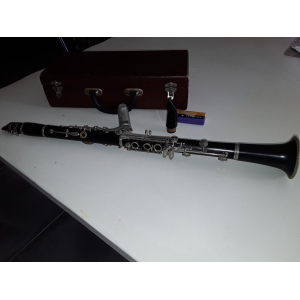 Clarinete Vandoren, con sello Couesnon