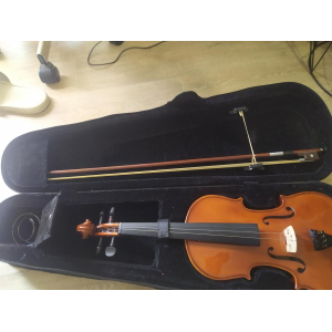 Set of two small violins Thomann & Gear4Music