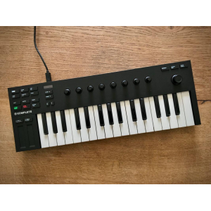 Ensemble Native Instruments (Komplete Audio 2, Komplete Kontrol M32, Maschine Mikro MK3, Expansions, Plugins)