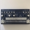 Behringer RD-6 es una caja de ritmos analógica que ofrece el sonido clásico de la legendaria caja de ritmos Roland TR-606. Con