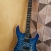 La guitarra Mayones Aquila Elite S6 es una obra maestra de artesanía y calidad. Con una construcción sólida y meticulosa 