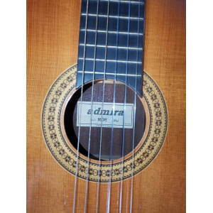 Deux Guitares Classiques dont électro