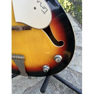 Sold - Vox Tornado V247