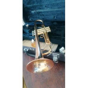 Yamaha Trompeta en sib lacada ytr 6345