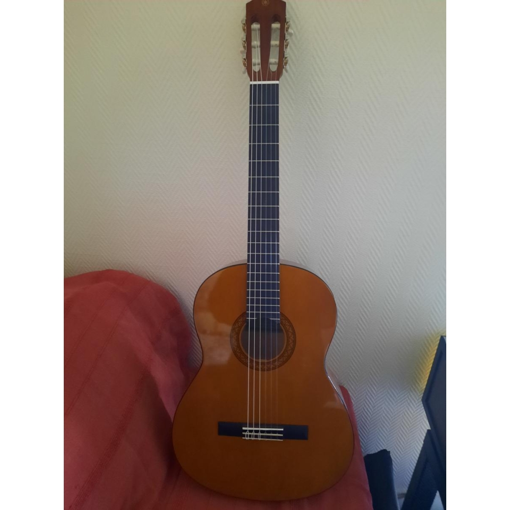 Yamaha C40A Classical Guitar + case