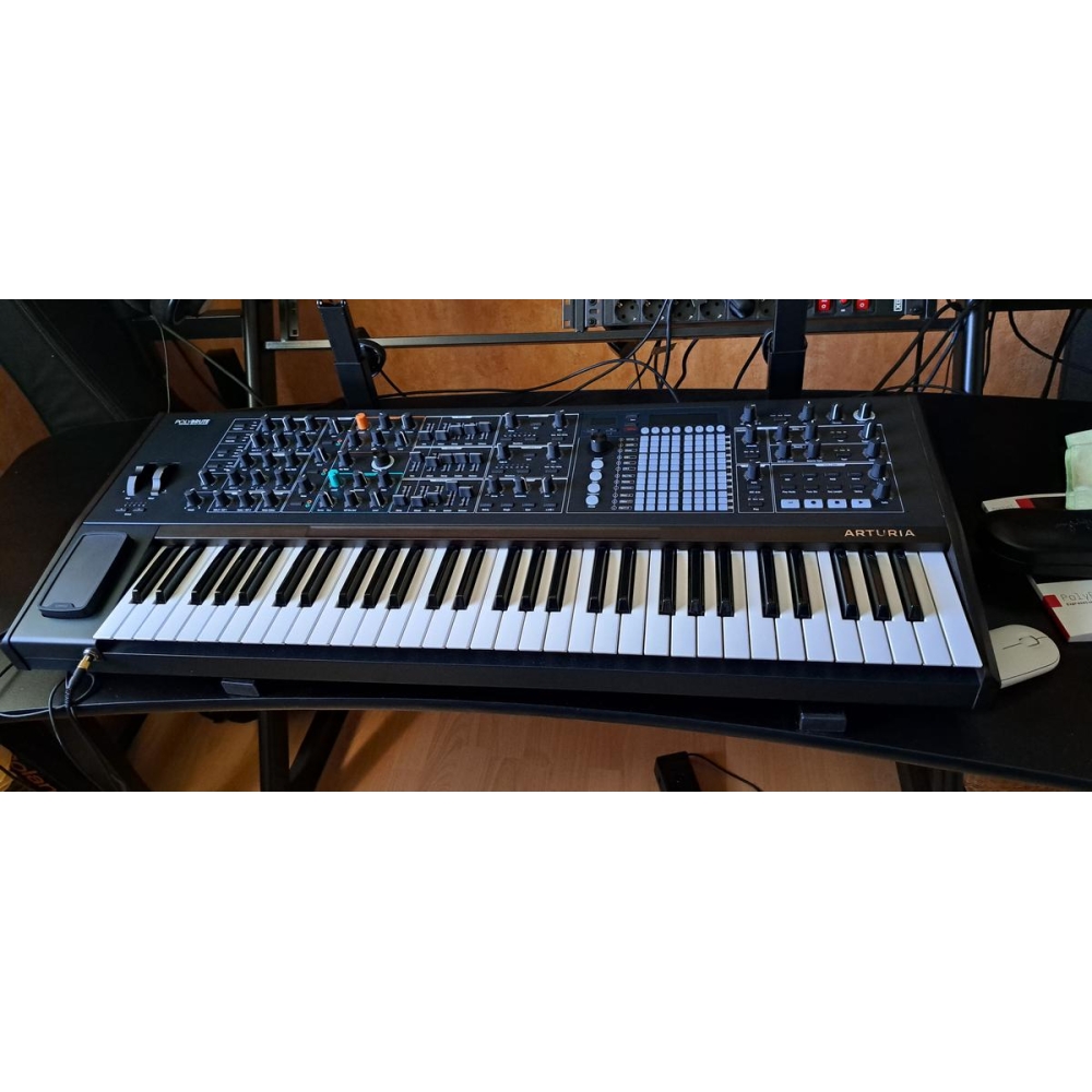 El Arturia Polybrute es un sintetizador analógico polifónico de última generación. Con su arquitectura de sonido única y su