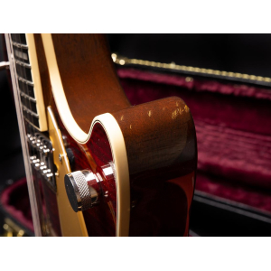 Gretsch G-6228 Pro Players es una guitarra hecha a mano que ha sido diseñada específicamente para músicos profesionales. Con 