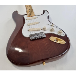 Fender Stratocaster with 3-Bolt Neck, Maple Fretboard