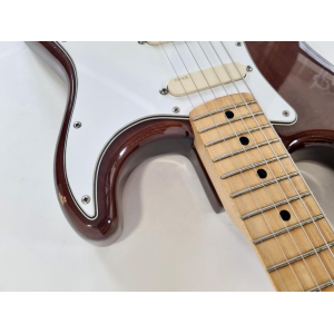 Fender Stratocaster avec manche à 3 vis, touche en érable