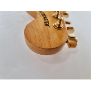 Fender Stratocaster with 3-Bolt Neck, Maple Fretboard