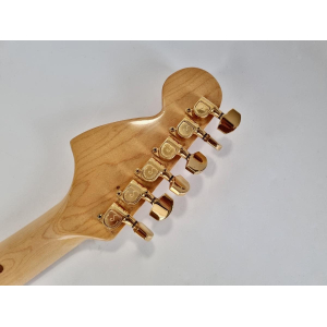 Fender Stratocaster with 3-Bolt Neck, Maple Fretboard