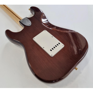 Fender Stratocaster con mástil de 3 tornillos, diapasón de arce