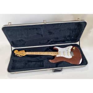 Fender Stratocaster avec manche à 3 vis, touche en érable