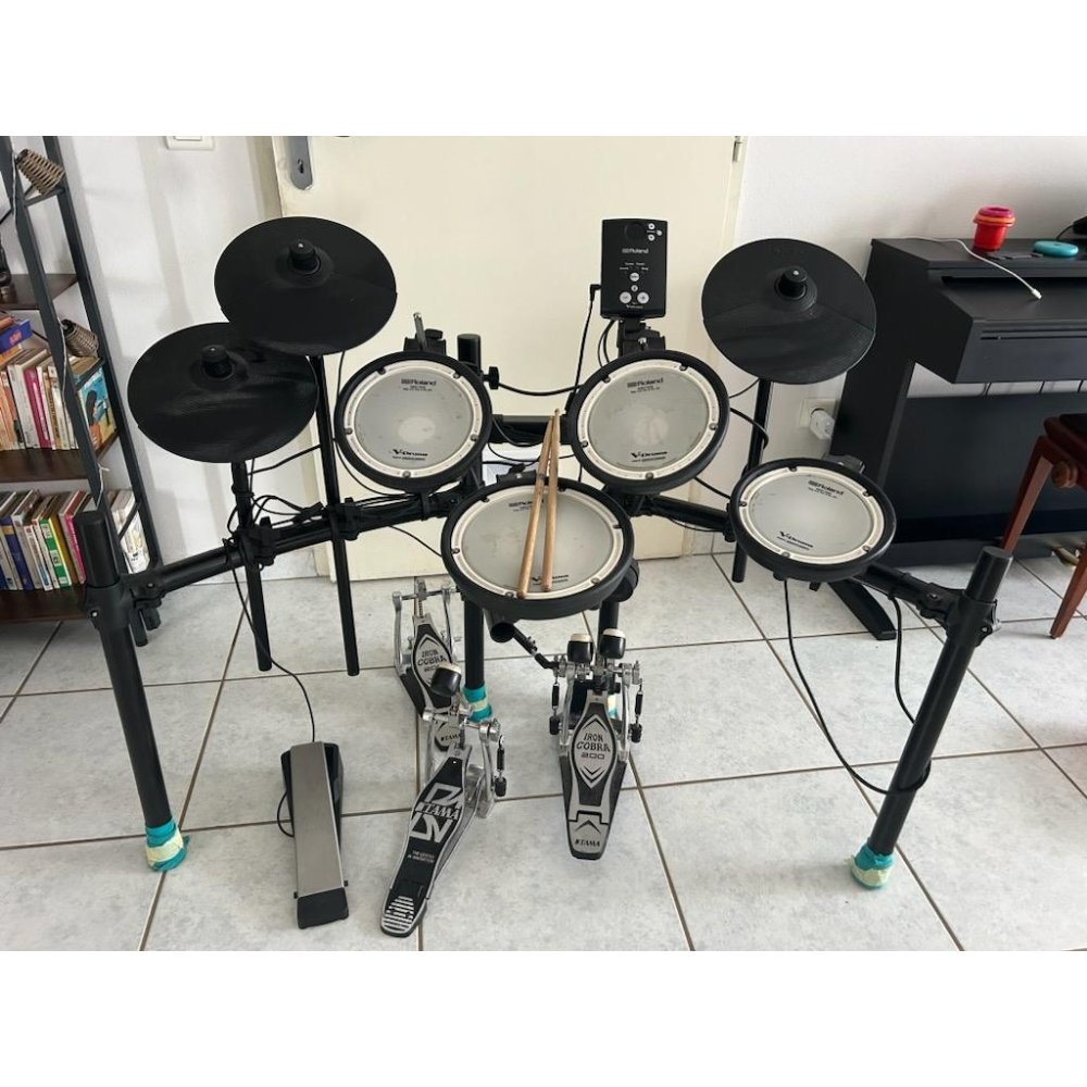 Electronic drum set