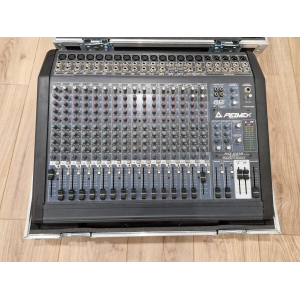 Peavey RQ 2300 Series 18 canales.