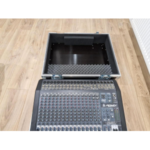 Peavey RQ 2300 Series 18 channels Mixing Console.