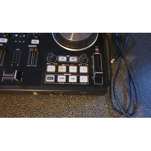Native Instruments Traktor S2 DJ Controller