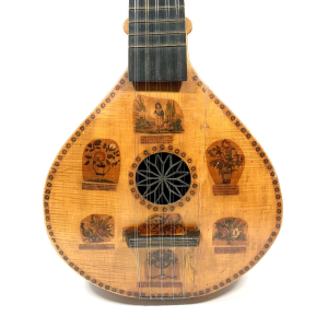 Cistro del Entlenbuch (Halszither suiza) de la década de 1850