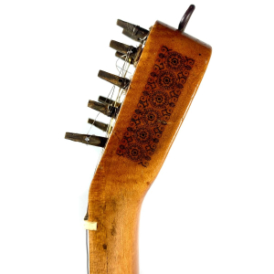 Cistro del Entlenbuch (Halszither suiza) de la década de 1850