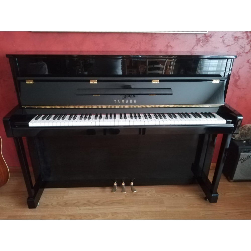 El Yamaha CT113 es un teclado electrónico de alta calidad con una gran variedad de funciones y características. Diseñado para