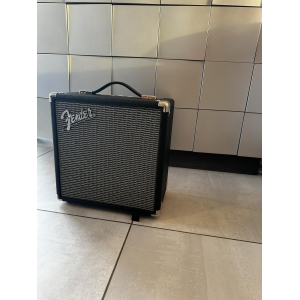 Squier by Fender bajo eléctrico + amplificador Fender