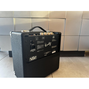 Squier by Fender bajo eléctrico + amplificador Fender