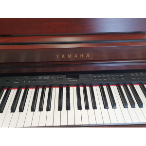 Yamaha CLP430-M Piano