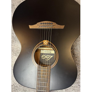 Guitarra acústica T70A Black Satin (BLS) en perfectas condiciones.