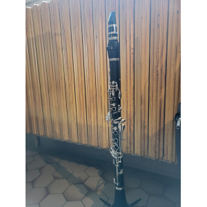 Clarinete Jupiter con accesorios