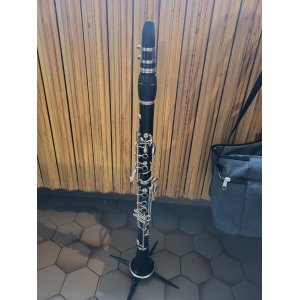 Clarinete Jupiter con accesorios