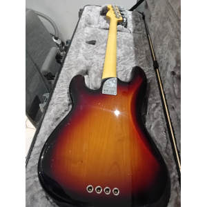 Fender bajo American Professional II