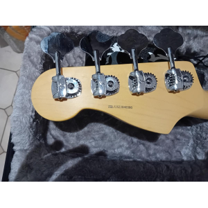 Fender bajo American Professional II
