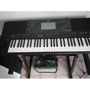 The Yamaha PSR-SX700 is a versatile and powerful keyboard that combines advanced technology with exceptional sound quality. With