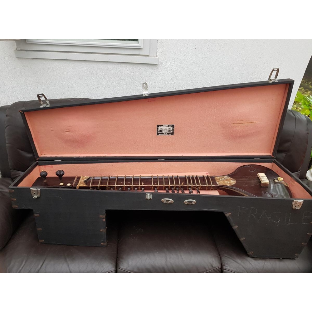 Rikhi Ram Sitar antiguo